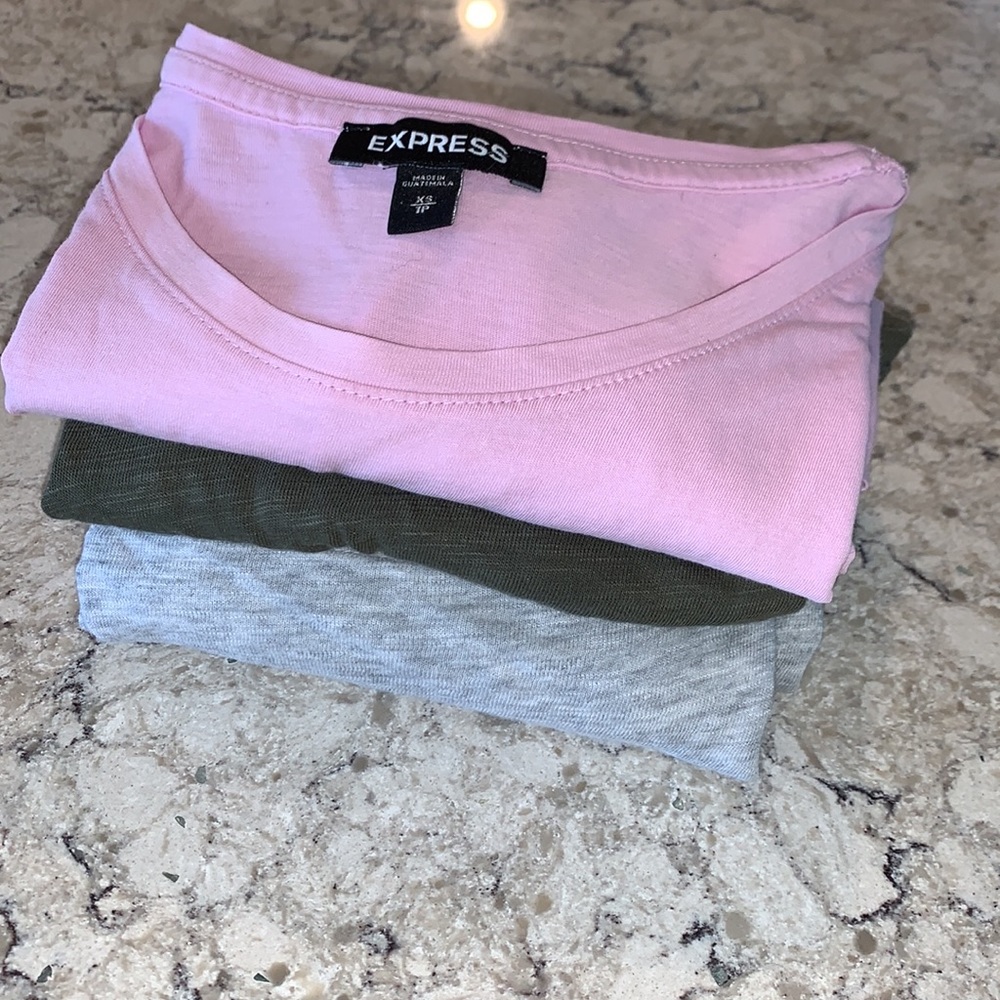 Lot of 3 Express, excellent condition tops , great staple layering, Beautiful …
